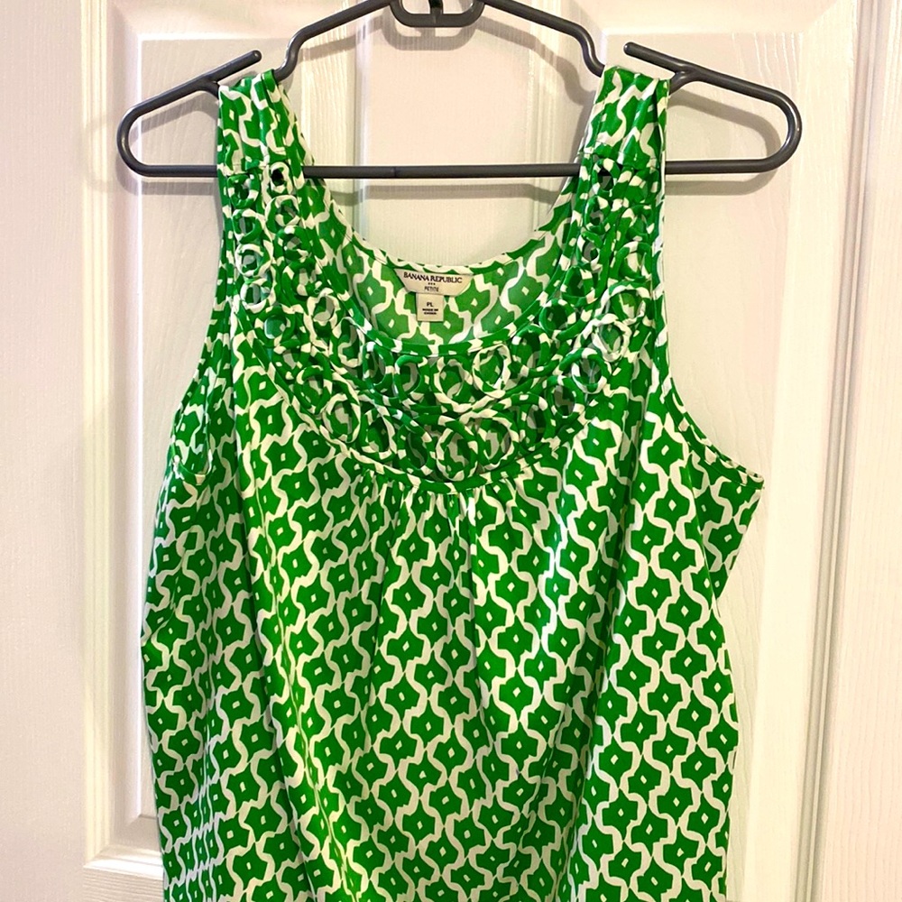 Banana Republic without sleeve top . Like new